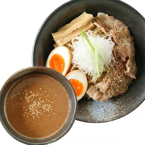 サバ味噌缶で作る濃厚ドロつけ麺