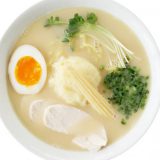 とろみベジたま入り鶏白湯ラーメン