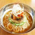 ハイブリッド夏メニュー・冷しハンバーグ×冷麺