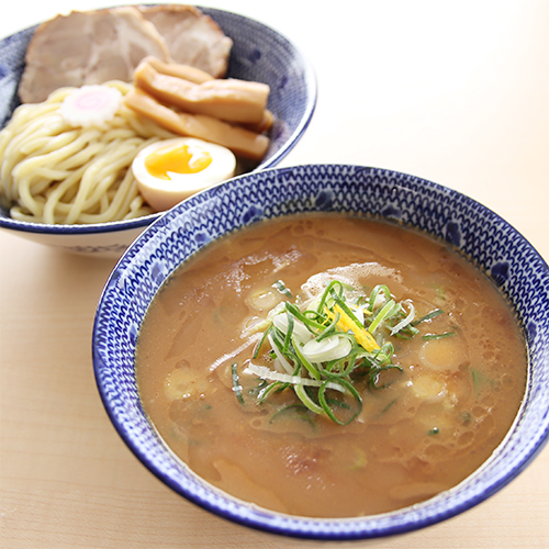 あら炊き仕立ての魚介濃厚つけ麺