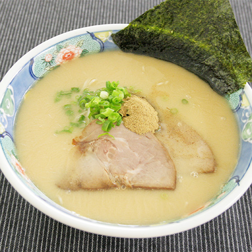 食べやすい煮干し白湯ラーメン
