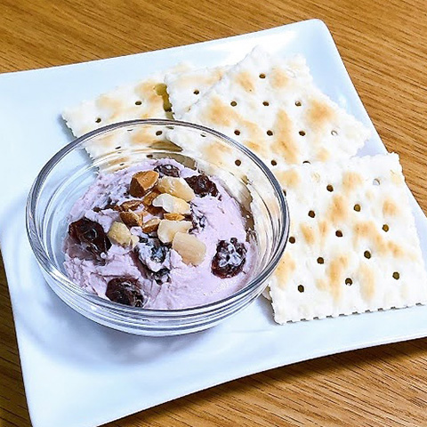 北海道アロニアソースで作るクリームチーズディップ