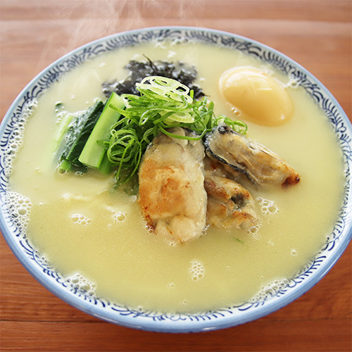 牡蠣塩白湯ラーメン